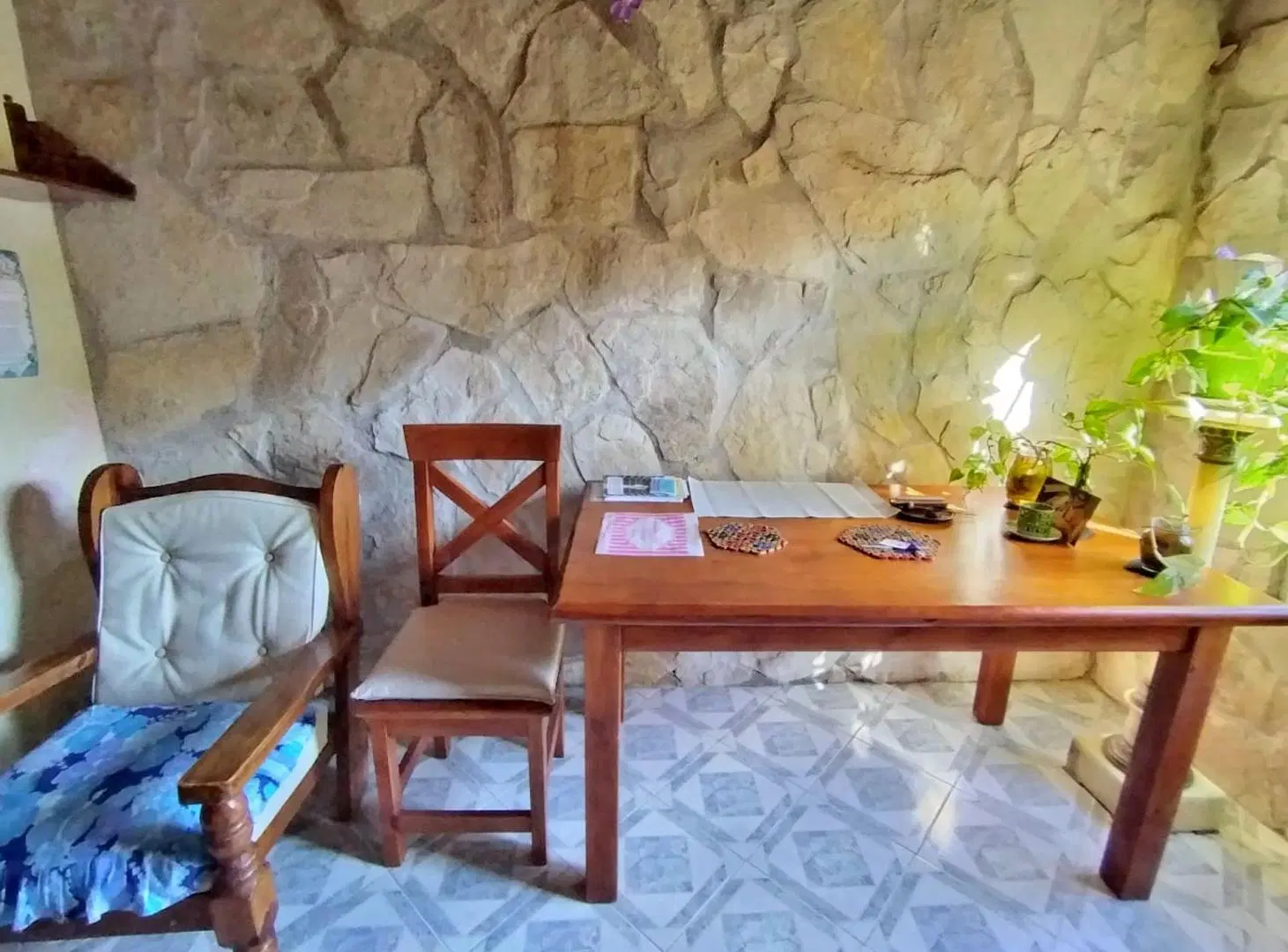 Venta casa 3 ambientes con patio y cochera Faro 5