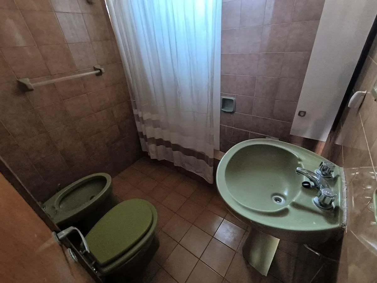 Venta en block Departamentos + Local Necochea 2