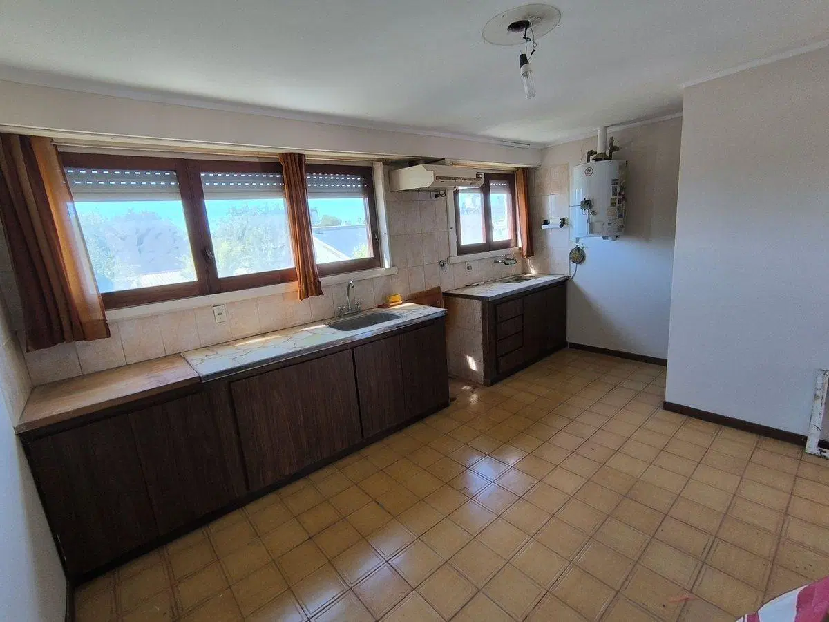 Venta en block Departamentos + Local Necochea 4