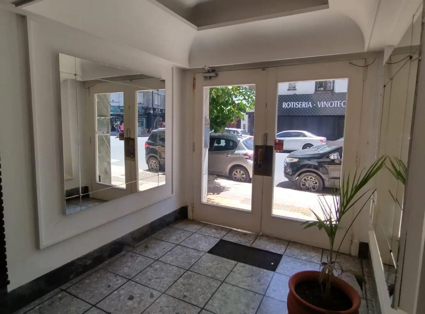 4 AMBIENTES + DEPEN. CON DOBLE BALCON GUEMES 5