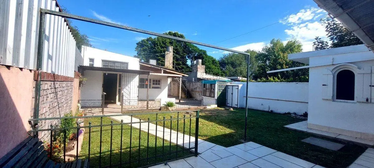 VENTA CASA 3 AMB CON PARQUE,GALPÓN Y LOSA 3