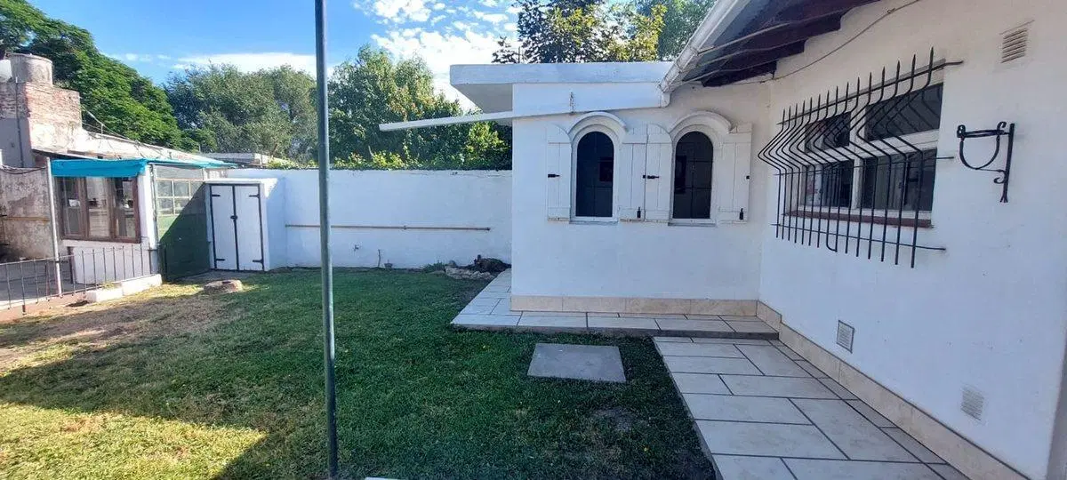 VENTA CASA 3 AMB CON PARQUE,GALPÓN Y LOSA 2