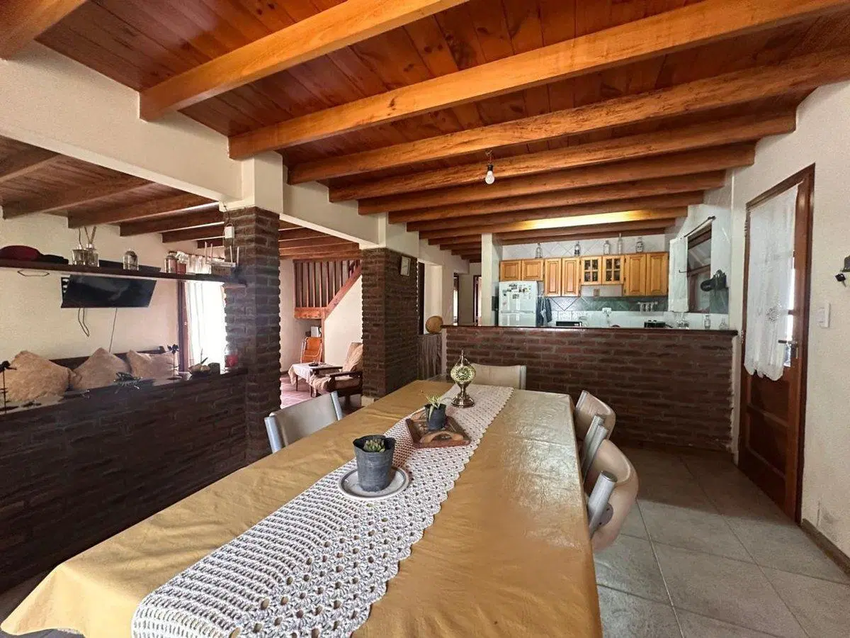 VENTA CASA 4 AMBIENTES ZONA DE TODO EL AÑO 3