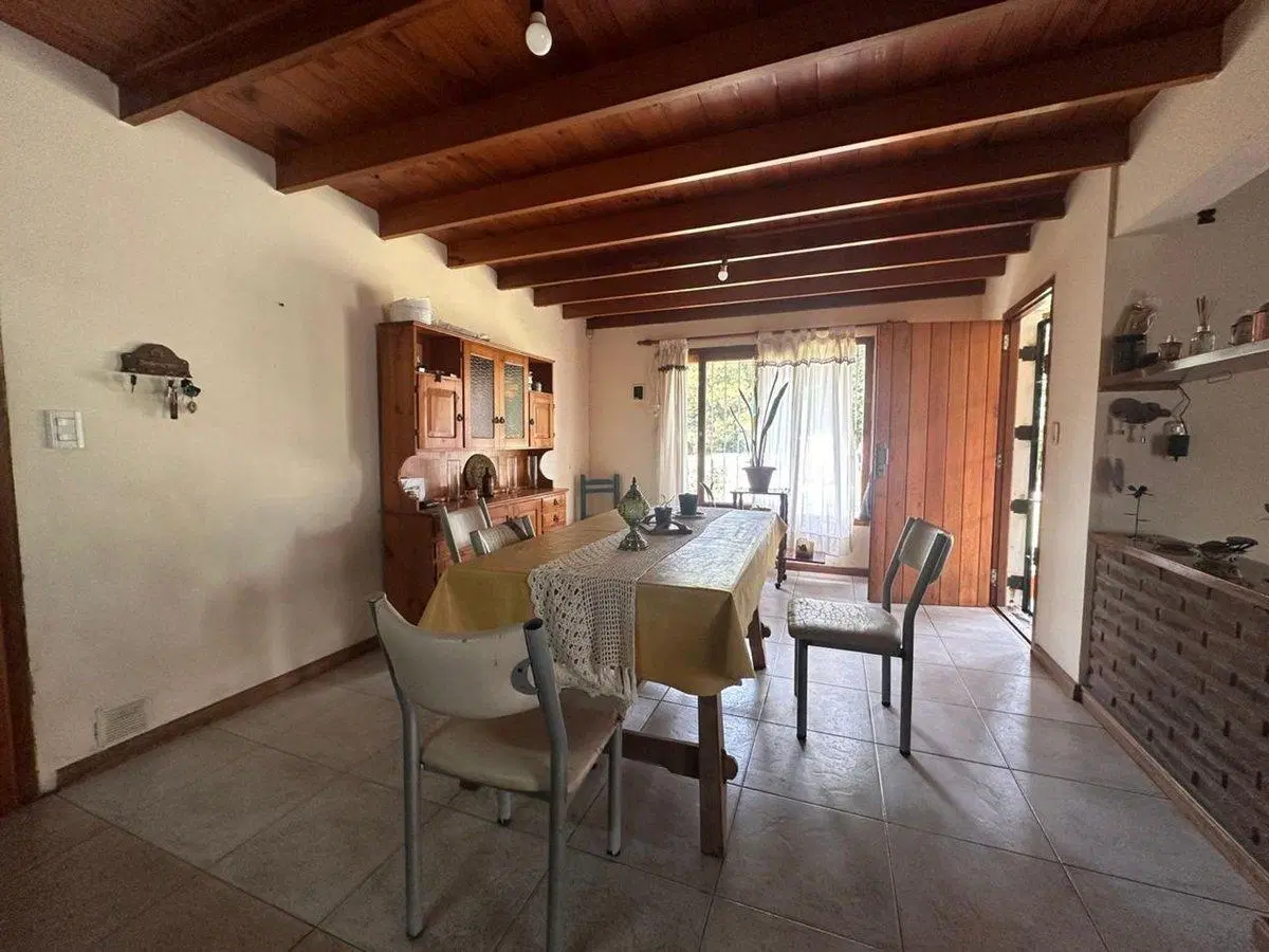VENTA CASA 4 AMBIENTES ZONA DE TODO EL AÑO 2