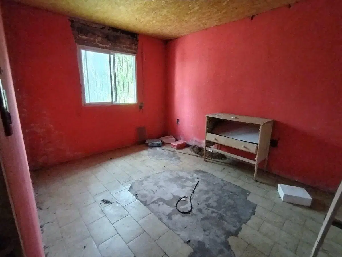 Venta casa 3 ambientes a reciclar Ba Sta Celina 4