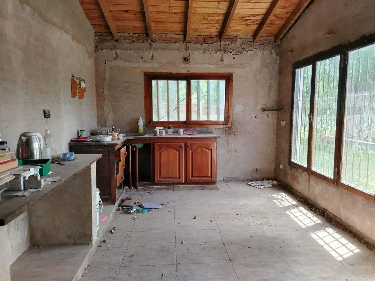 Venta casa 3 ambientes a reciclar Ba Sta Celina 3