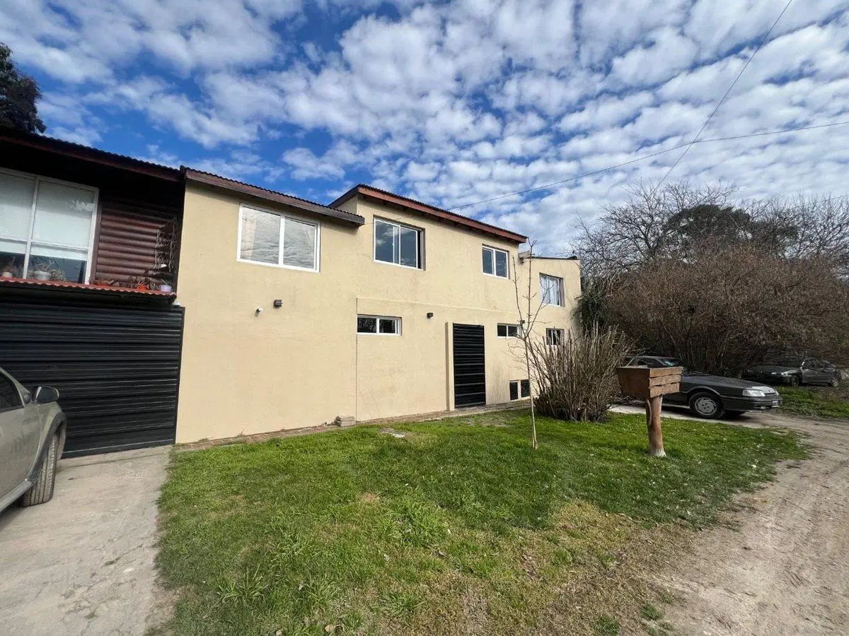 Venta en block casa + 4 deptos el Grosellar 3