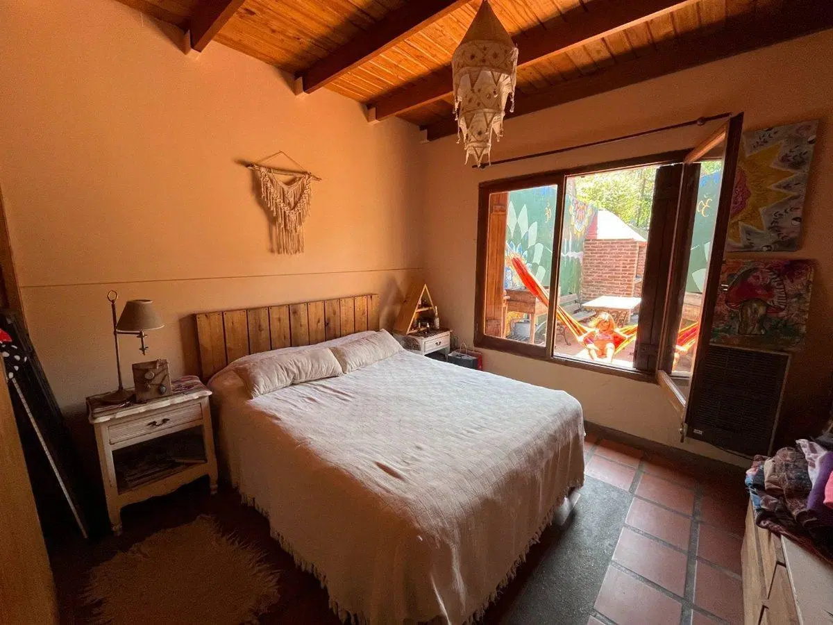 CASA 3 AMB EN VENTA EN MOGOTES CON PARQUE 2