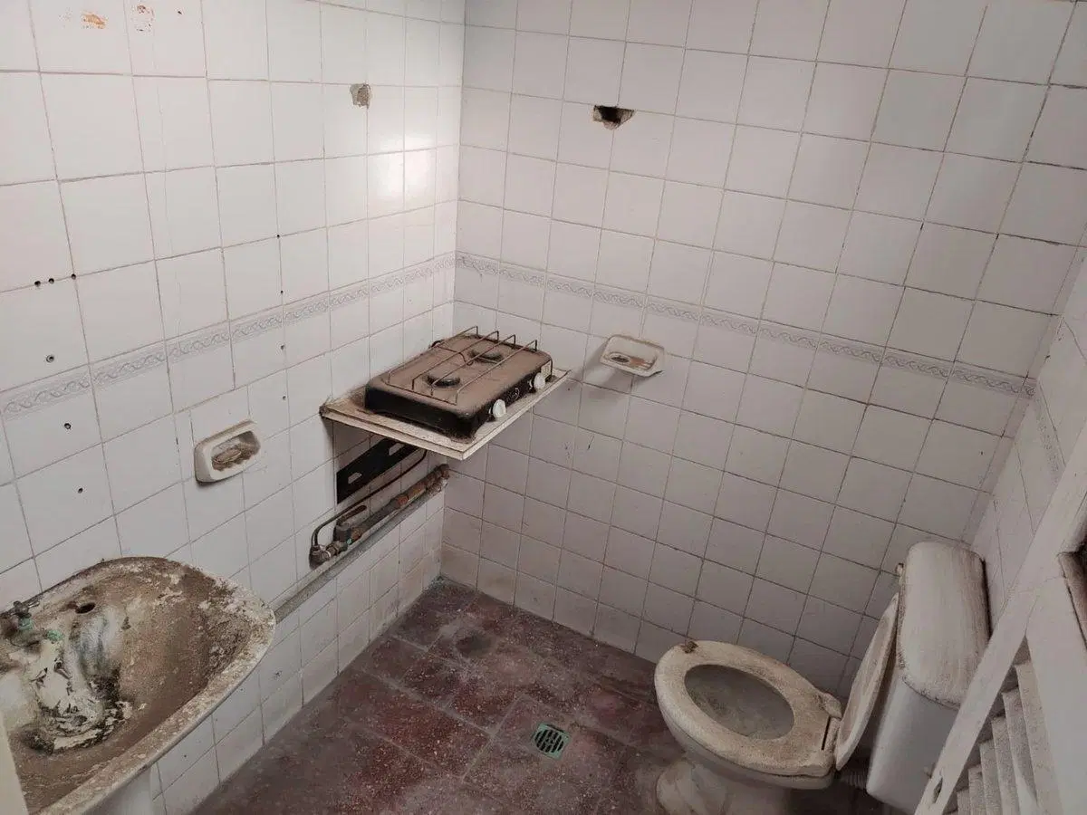 Venta Local, Cochera y 2 Casas a Reciclar Avenidas 5
