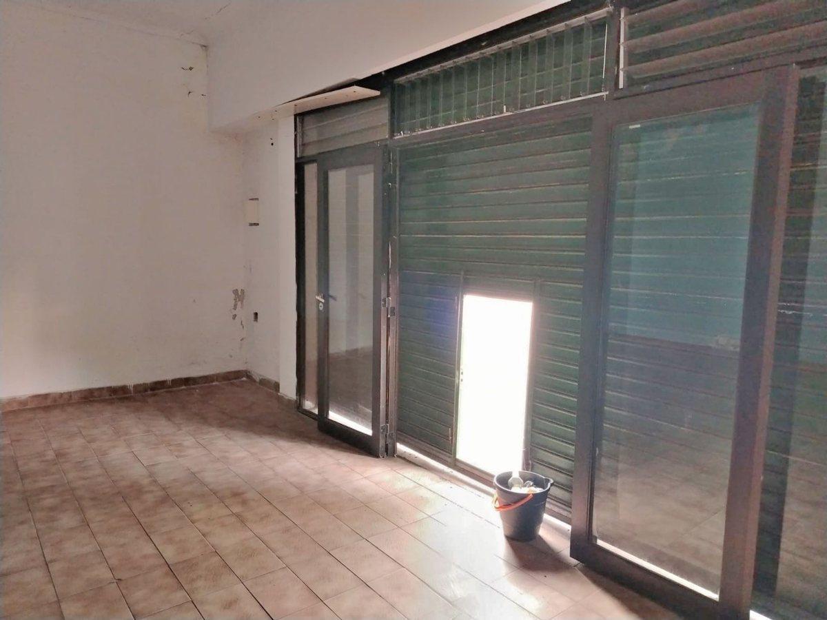 Foto de Venta Local, Cochera y 2 Casas a Reciclar Avenidas, imagen 3
