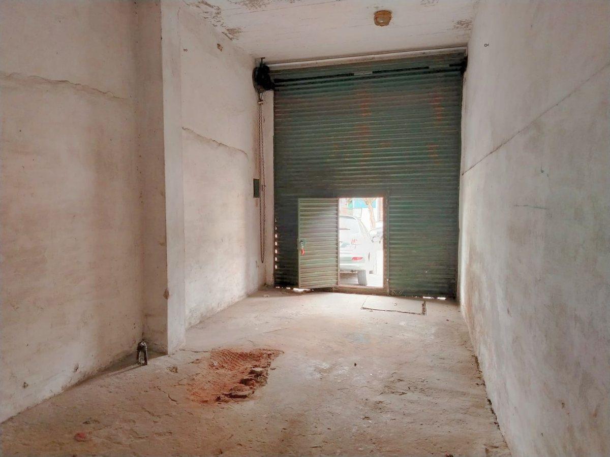 Foto de Venta Local, Cochera y 2 Casas a Reciclar Avenidas, imagen 2