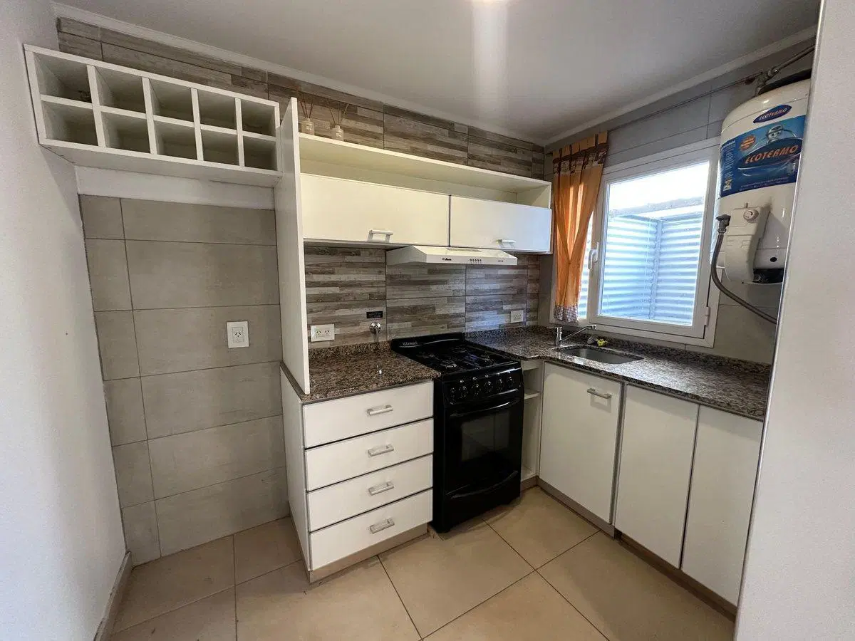 VENTA 2 AMBIENTES C/PATIO CERCA BENDU IDEAL RENTA 3