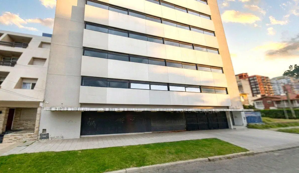 VENTA COCHERA EN MIRAMAR - EDIFICIO PETRA 3