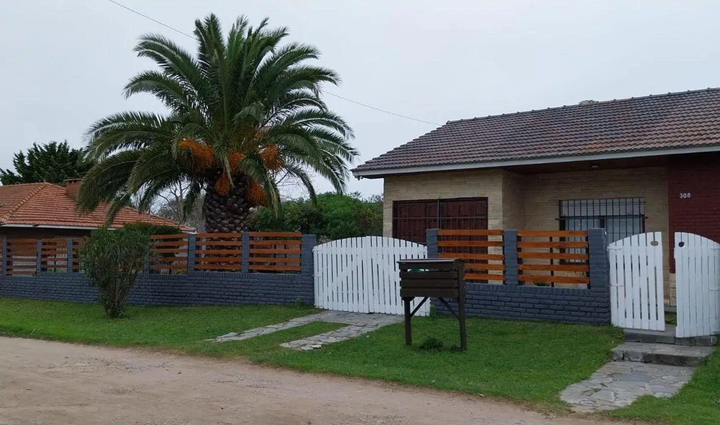 CASA AMPLIO PARQUE B. SAN JACINTO A METROS COSTA 5