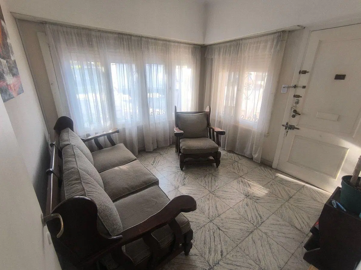 Casa en Venta 4 ambientes Quincho y Cochera 2