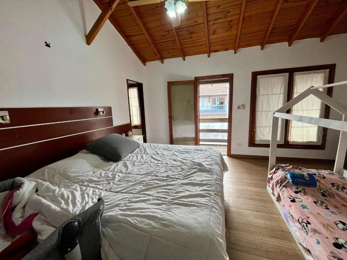 CASA EN VENTA 5 AMB PLAYA NECOCHEA 3