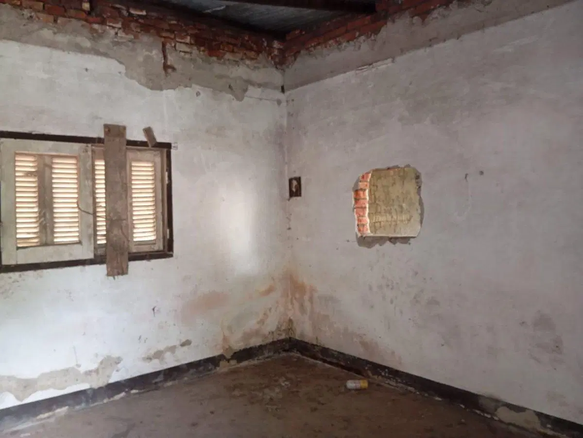 LOTE EN VENTA CON CONSTRUCCION A RECICLAR, BCE 4