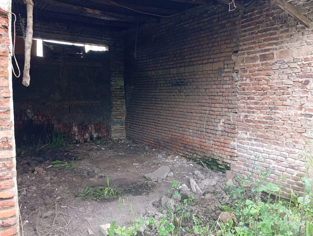 LOTE EN VENTA CON CONSTRUCCION A RECICLAR, BCE 5