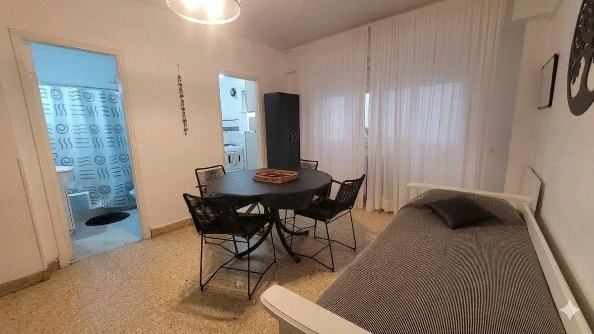 Alquiler Monoambiente con Cocina Separada - centro 5