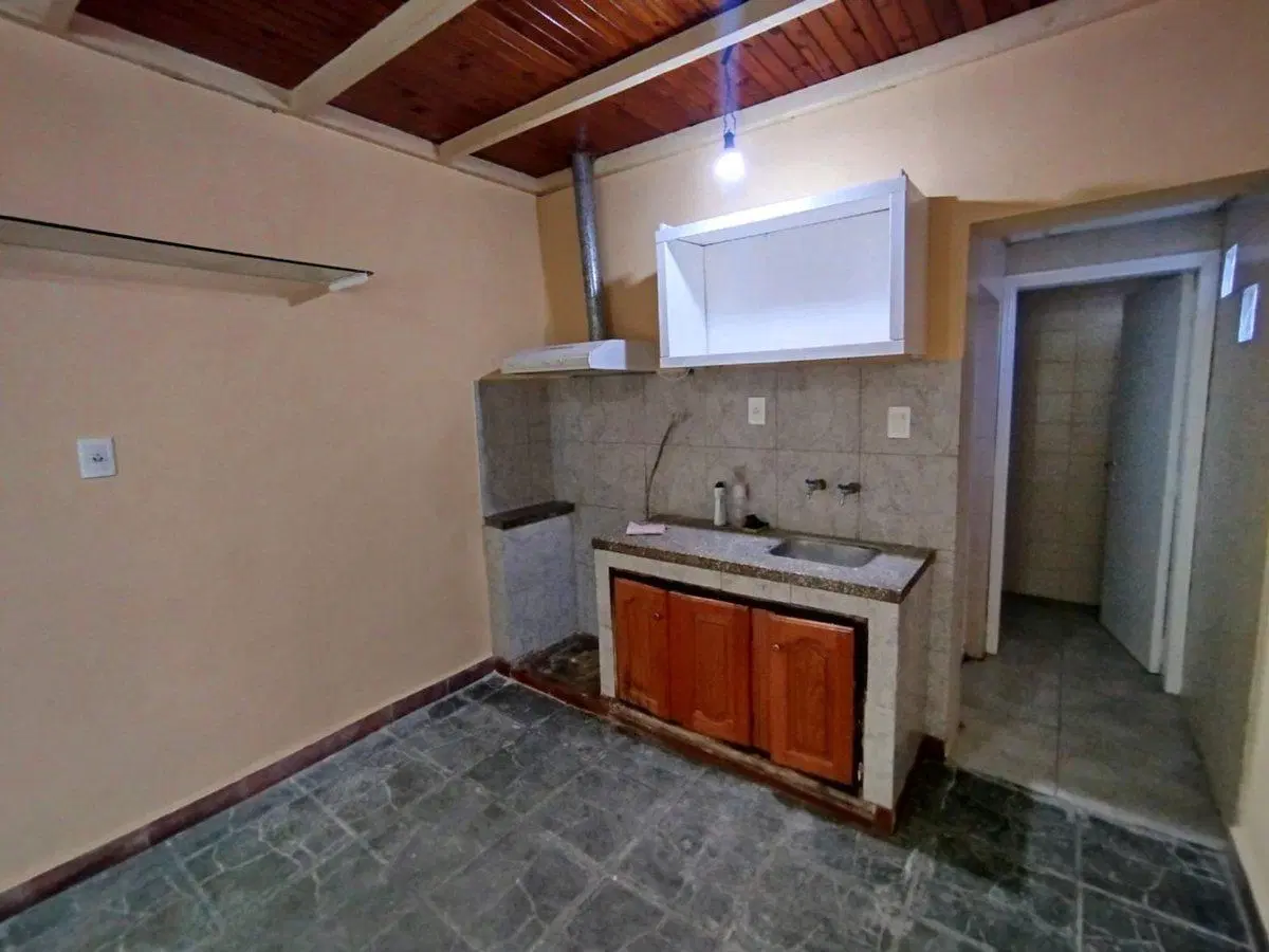Propiedad con 4 unid. indep. Lote 500 m² Necochea 8