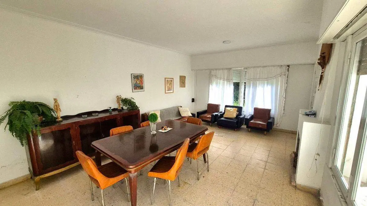 VENTA CASA 4 AMBIENTES CON PATIO - MIRAMAR 2