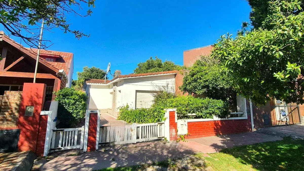 VENTA CASA 4 AMBIENTES CON PATIO - MIRAMAR 3