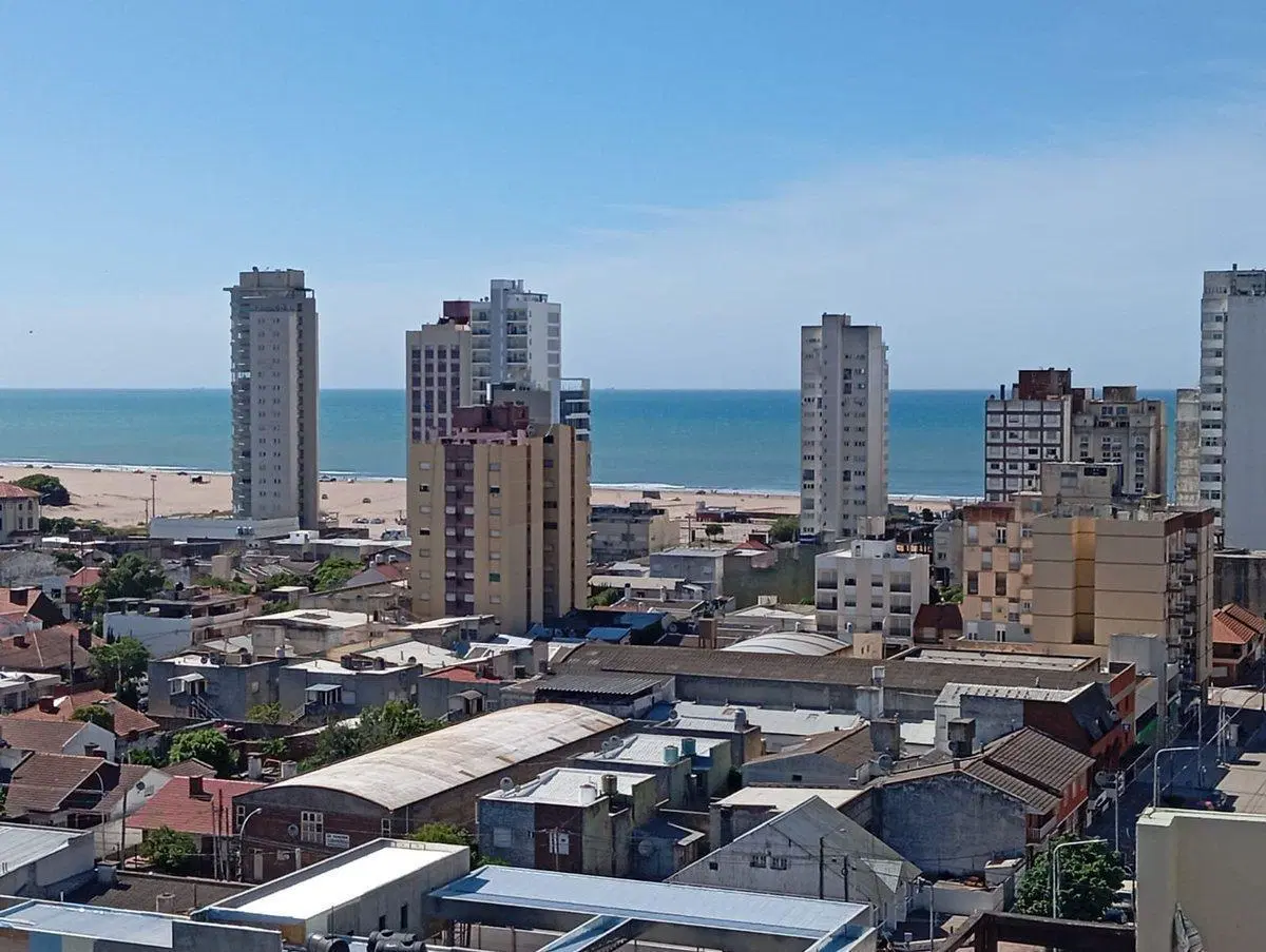 DEPTO 3 AMBIENTES EN VENTA, AMOBLADO, VISTA AL MAR 3