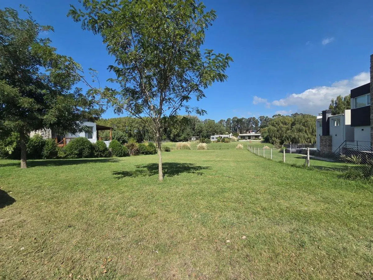 VENTA TERRENO EN BARRACAS DE SAN BENITO 2