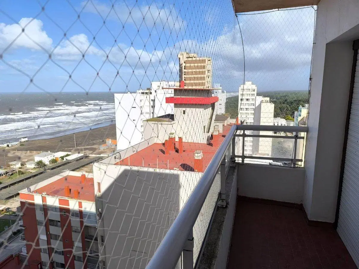 Venta Departamento 2 ambientes c/balcón zona playa 4