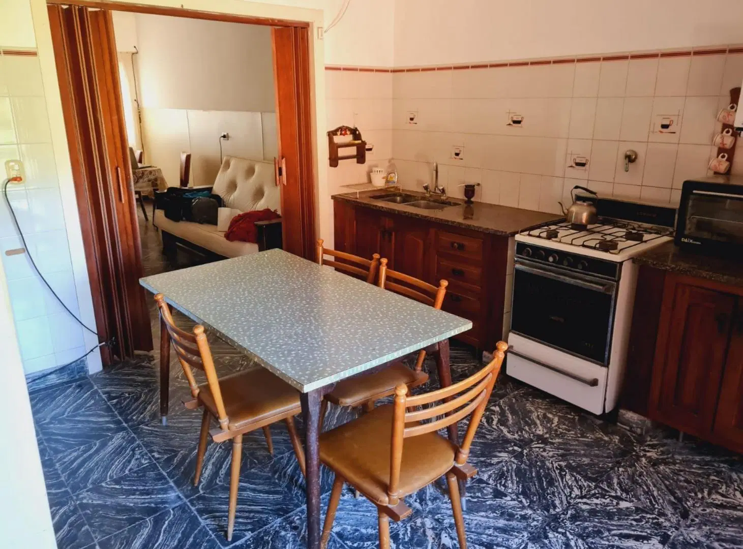 CASA + DEPARTAMENTO  5 AMB NECOCHEA, ZONA PARQUE 5