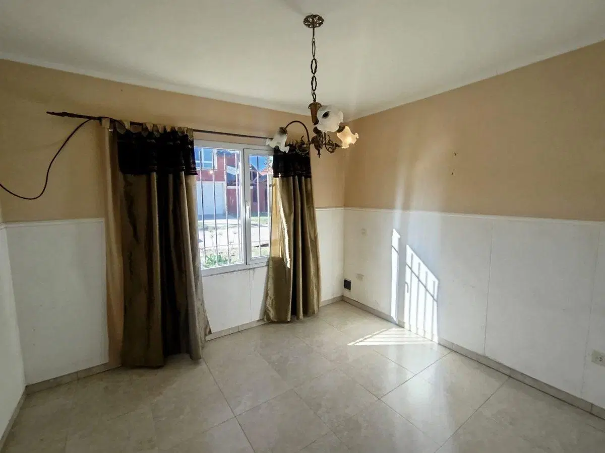 Venta Casa Calle 87 y 32-Gran ubicación-Necochea 2