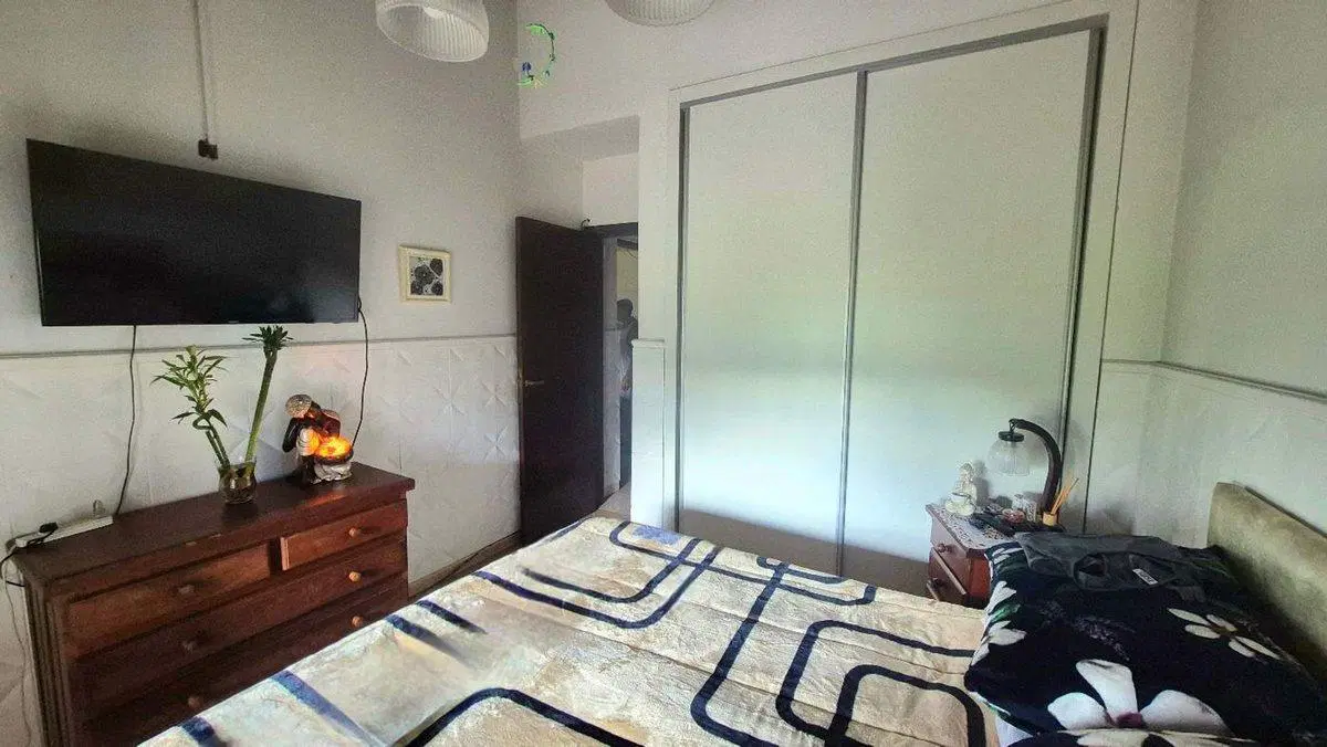 Chalet Tradicional con Quincho sobre Amplio Lote 4