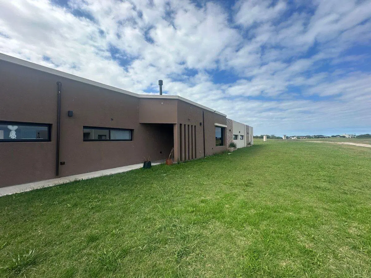 Casa en Venta en Miramar Links - 4 Amb. 2