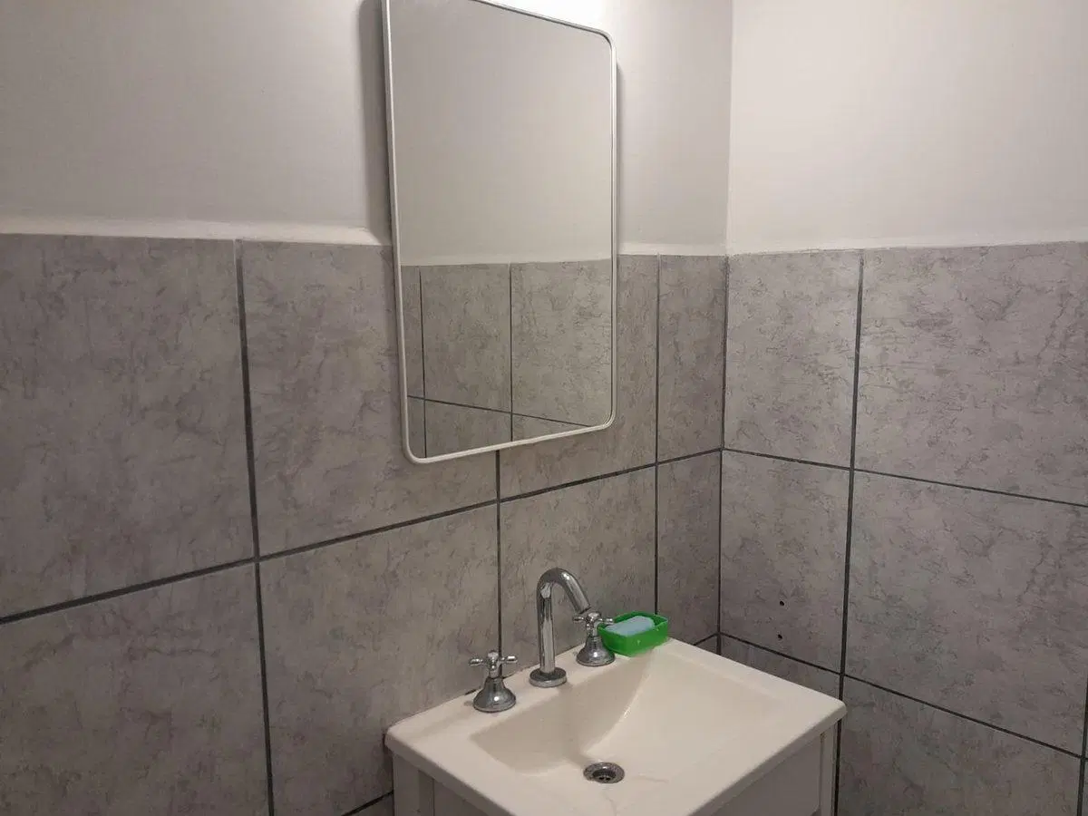 Casa en venta con depto y pileta, apto crédito. 5