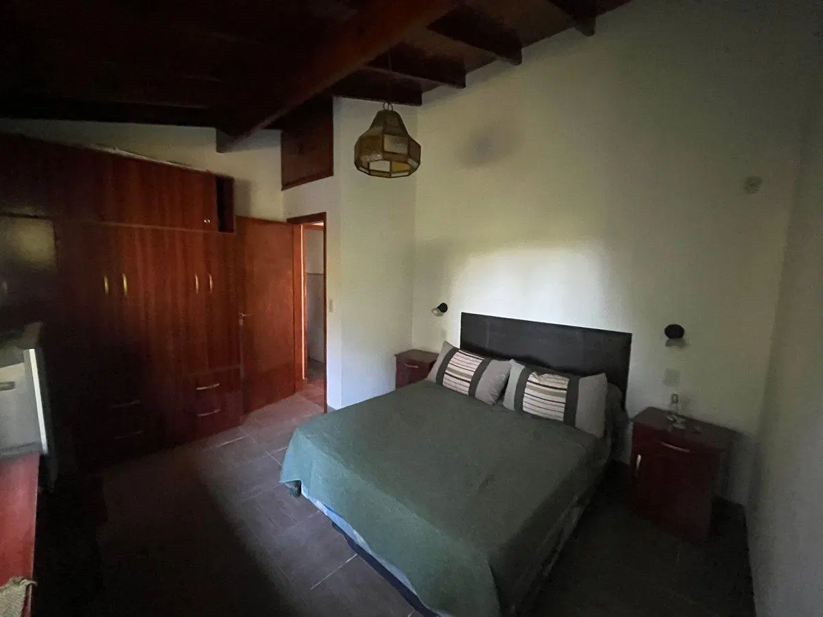 Casa 2 ambientes + lote parquizado. 3