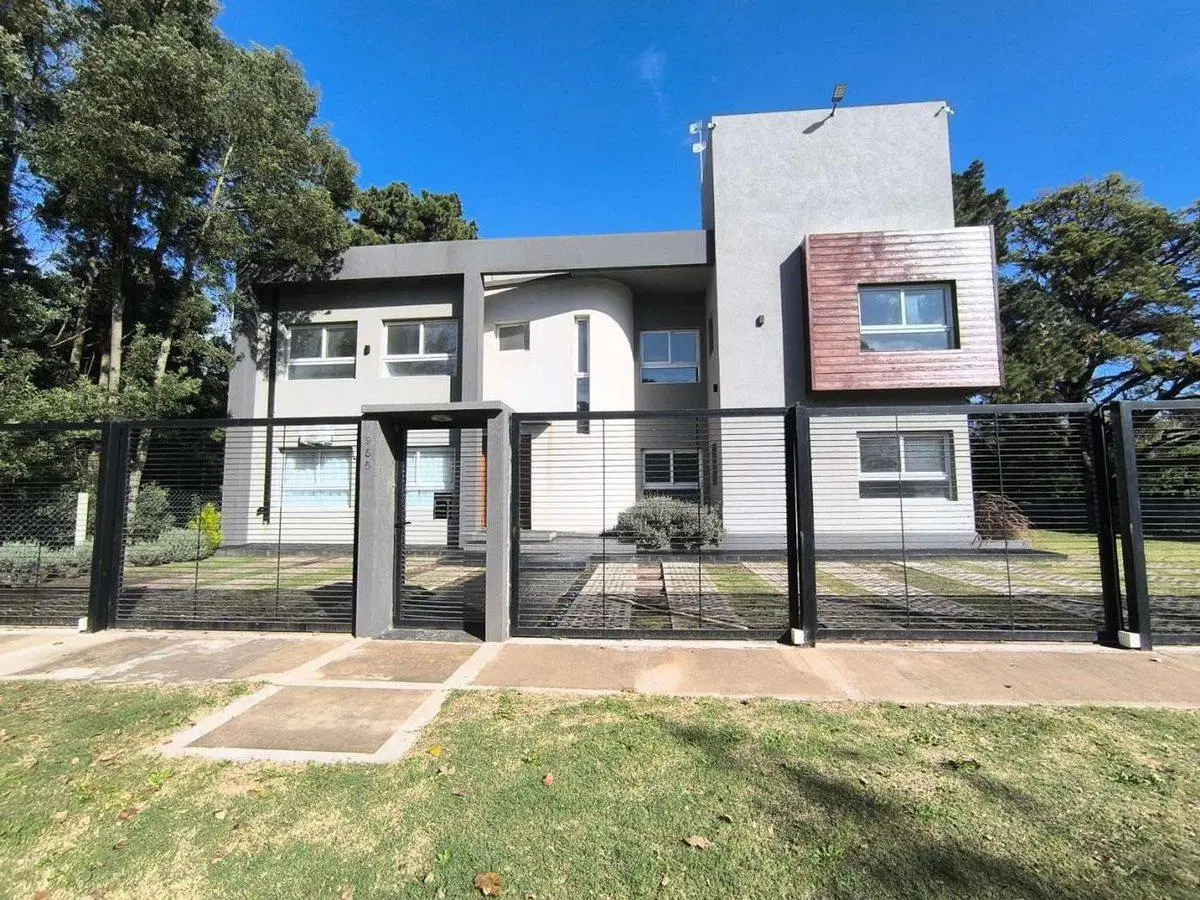 Venta Departamento 4 ambientes Estrenar c/cochera 2