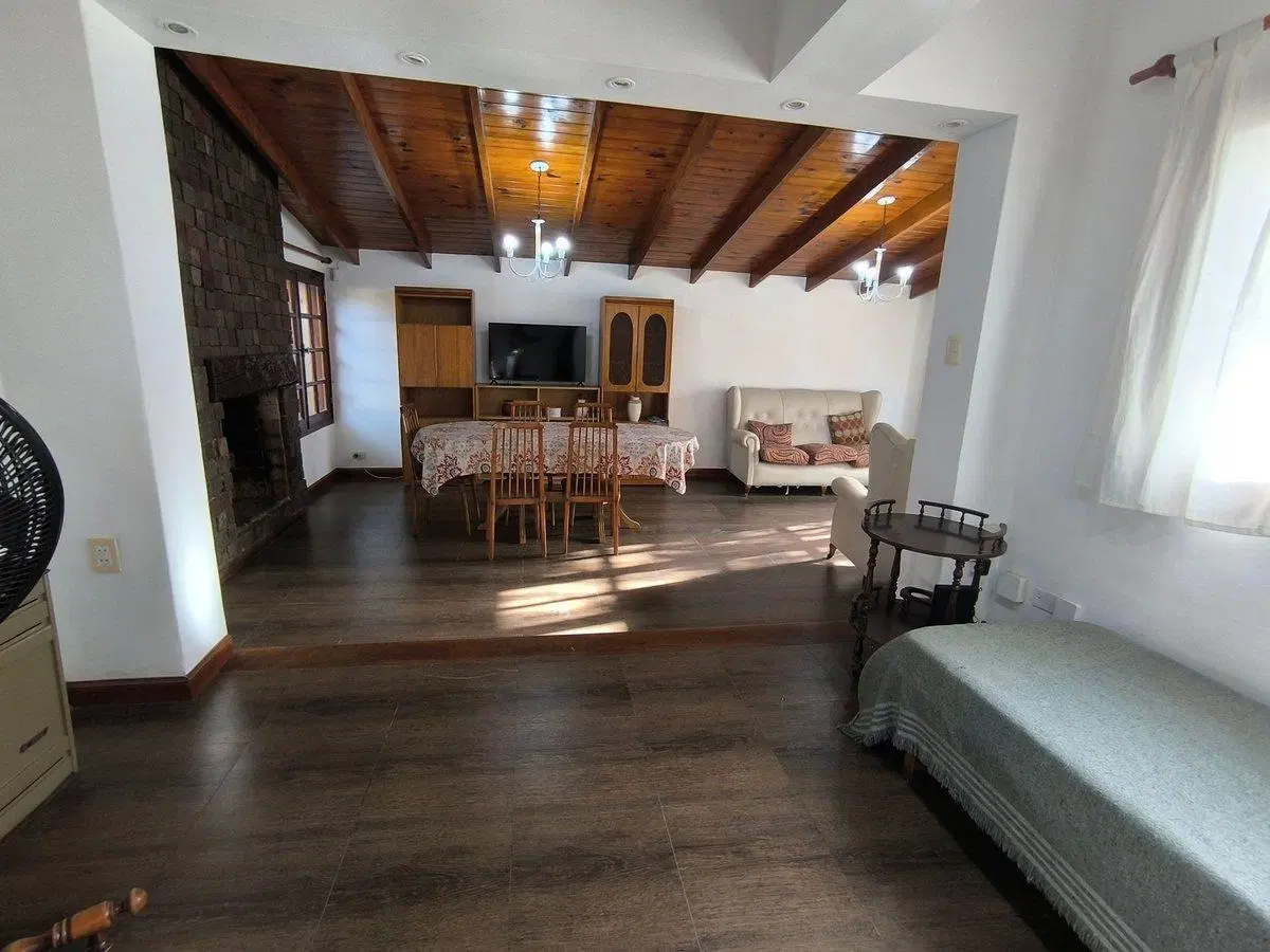 Venta Casa 3 ambientes c/pileta barrio Parque 5