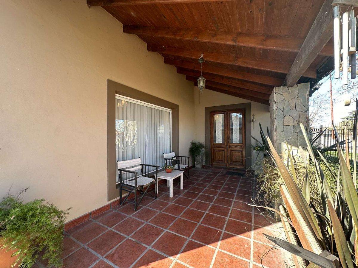 VENTA CASA 4 AMB EN MECHONGUE ,GENERAL ALVARADO