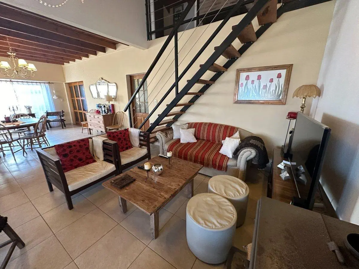 VENTA CASA 4 AMB EN MECHONGUE ,GENERAL ALVARADO 4