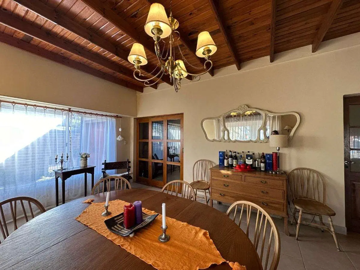 VENTA CASA 4 AMB EN MECHONGUE ,GENERAL ALVARADO 8