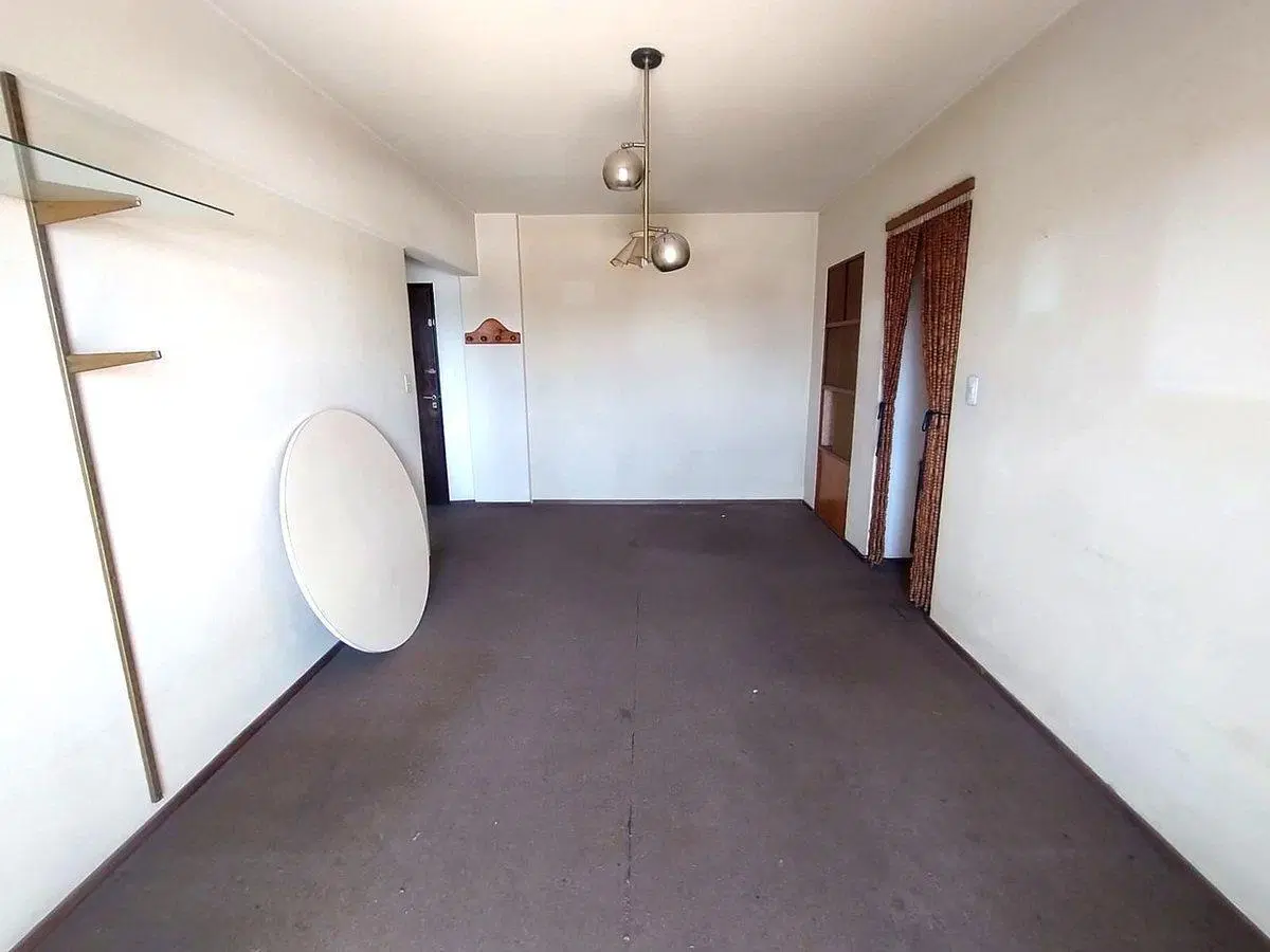 3 ambientes luminosos, con balcón vista abierta 4