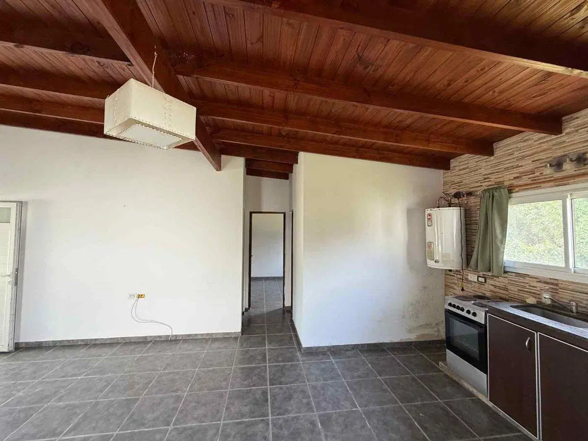 Casa 3 ambientes con gran parque 2