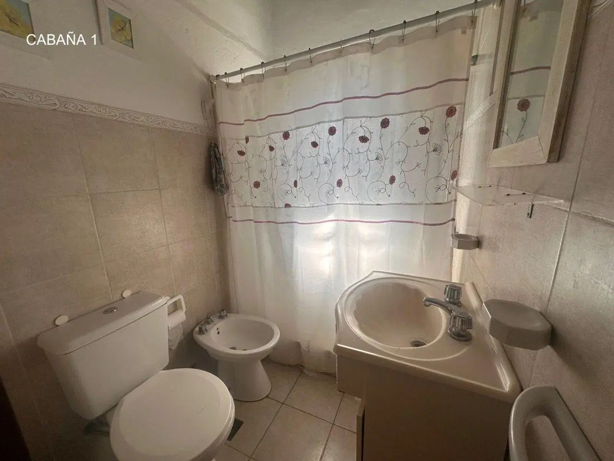 Complejo de 2 cabañas de 3Amb con jardín y cochera 2