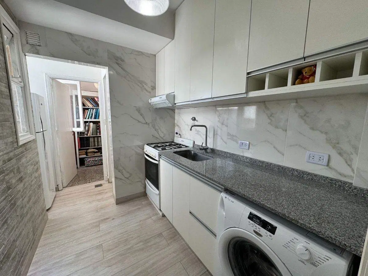 VENTA Dpto 2 amb + dpcia con BALCON y COCHERA 5
