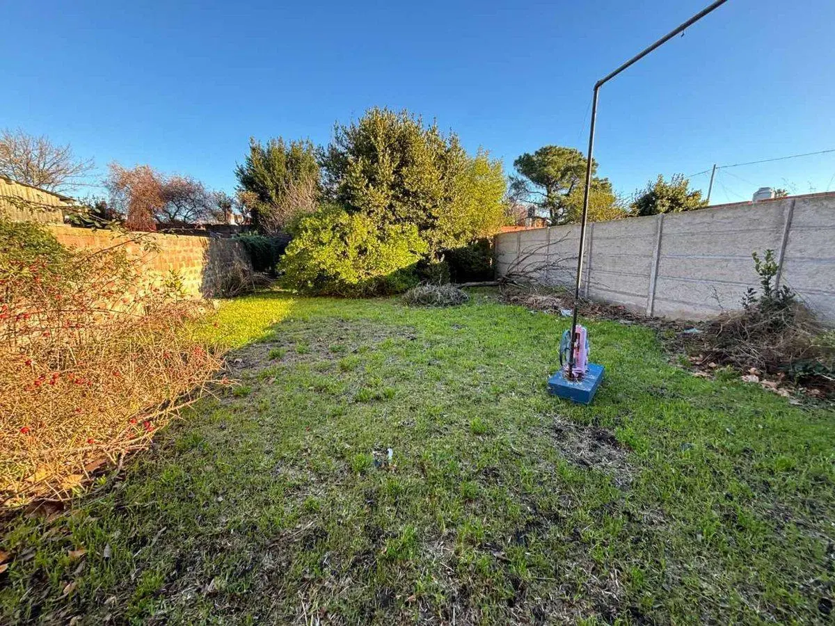 Lote con casa a reciclar Villa primera 5
