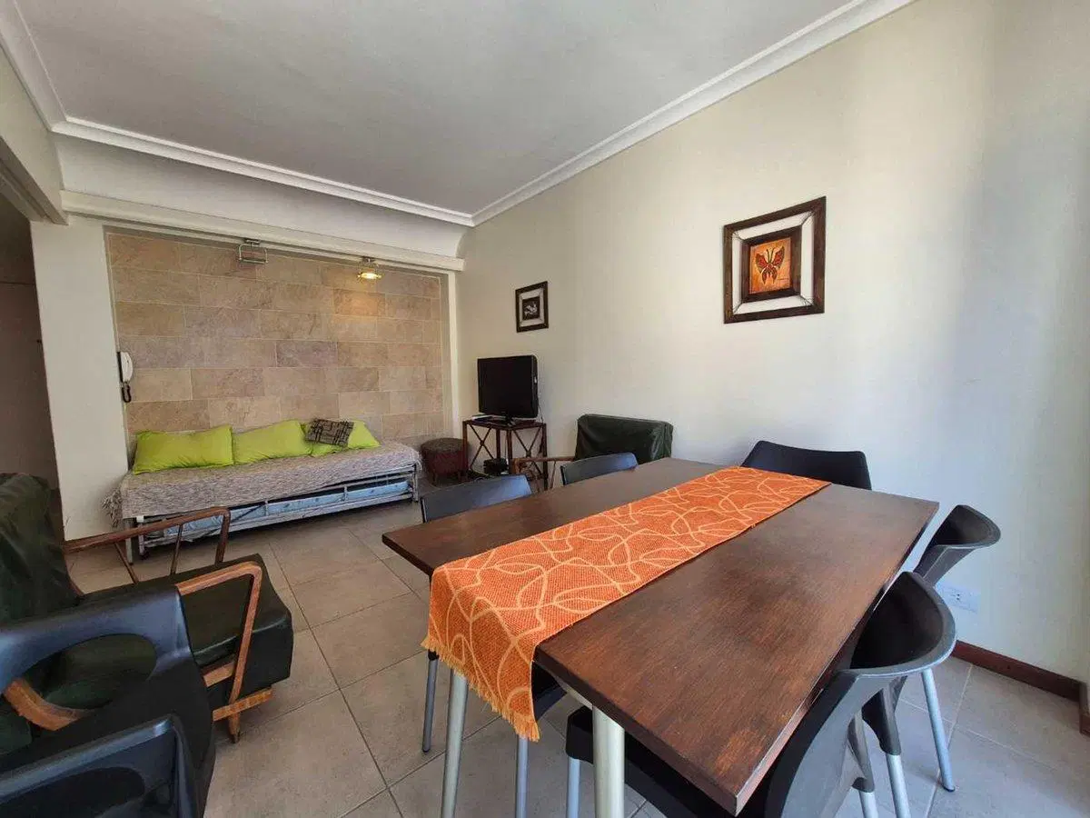 Venta Depto 2 ambientes al frente zona Guemes 2