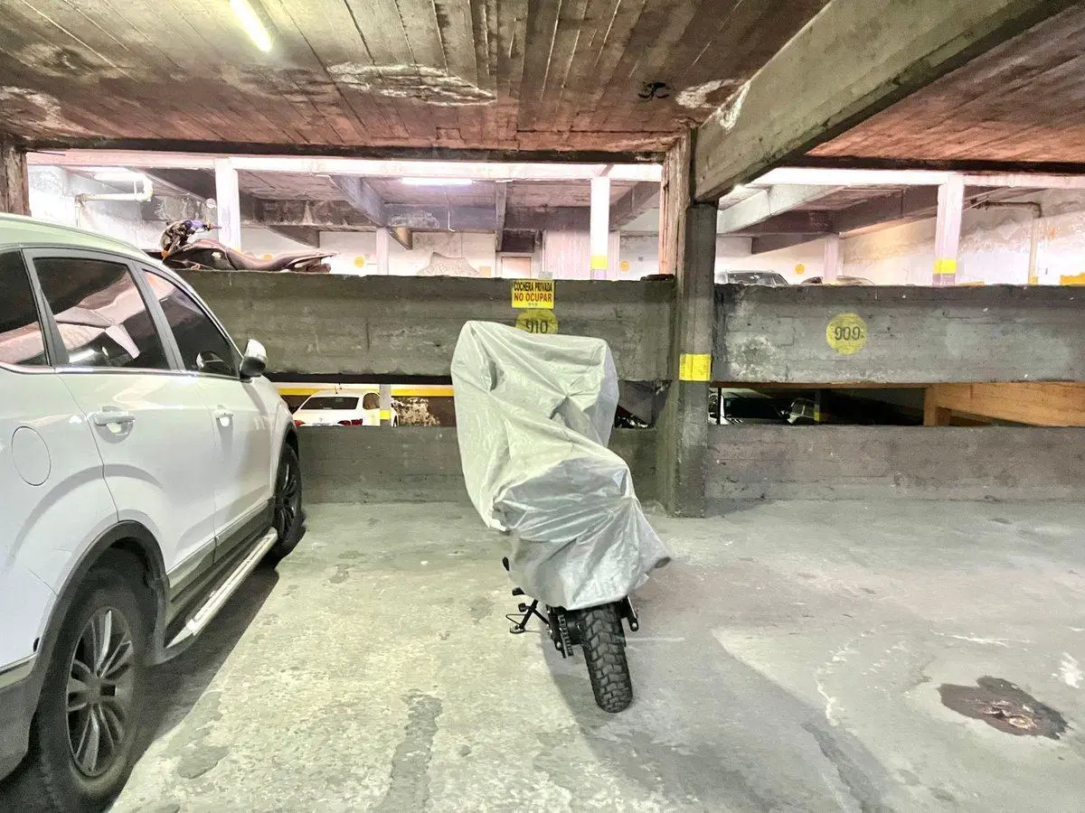 COCHERA EN VENTA EN ZONA CENTRO EDIFICIO LEBLON 4