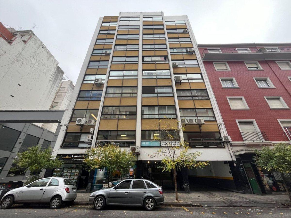 COCHERA EN VENTA EN ZONA CENTRO EDIFICIO LEBLON
