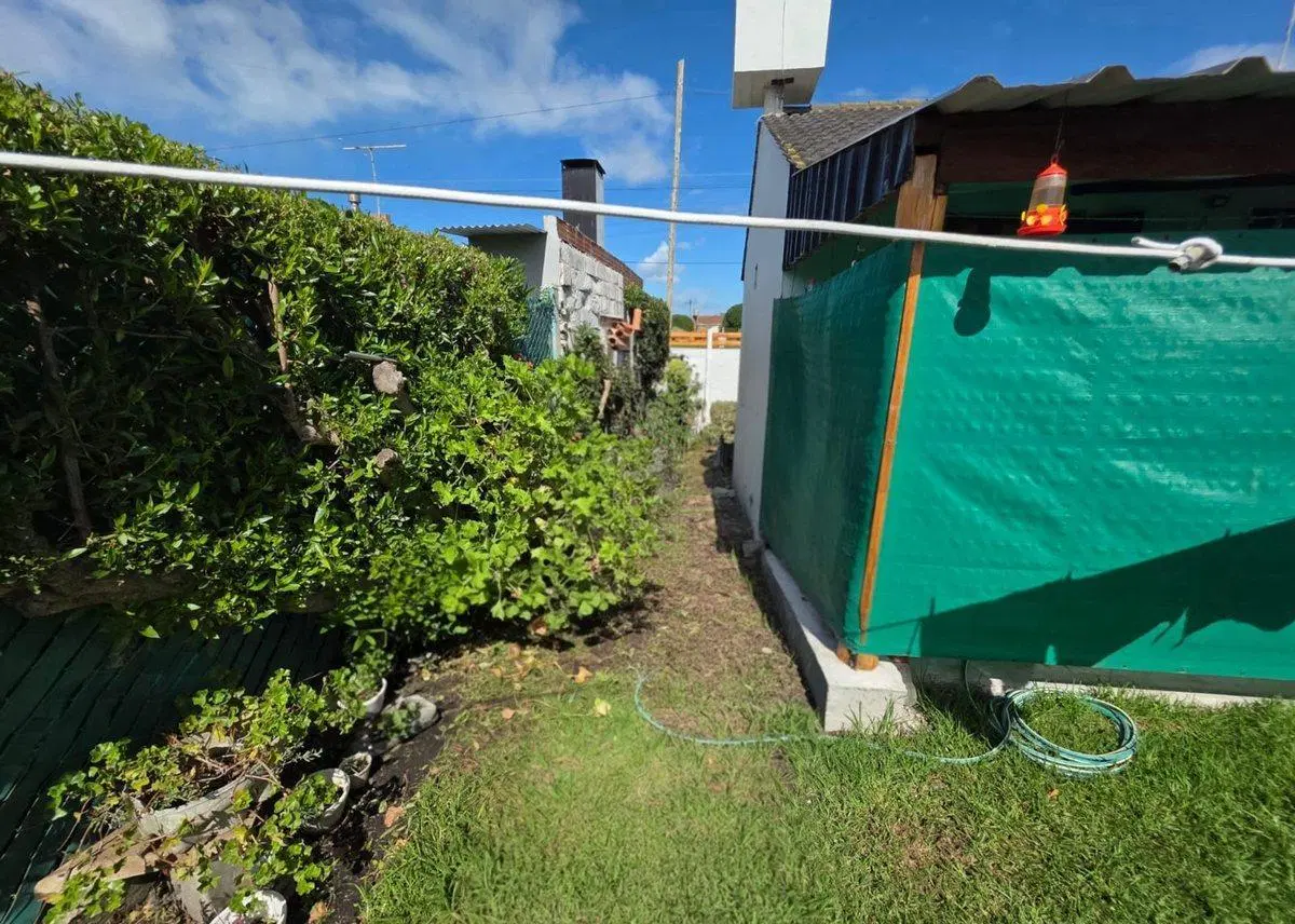 Casa en PH con cochera en FRENTE MAR 8