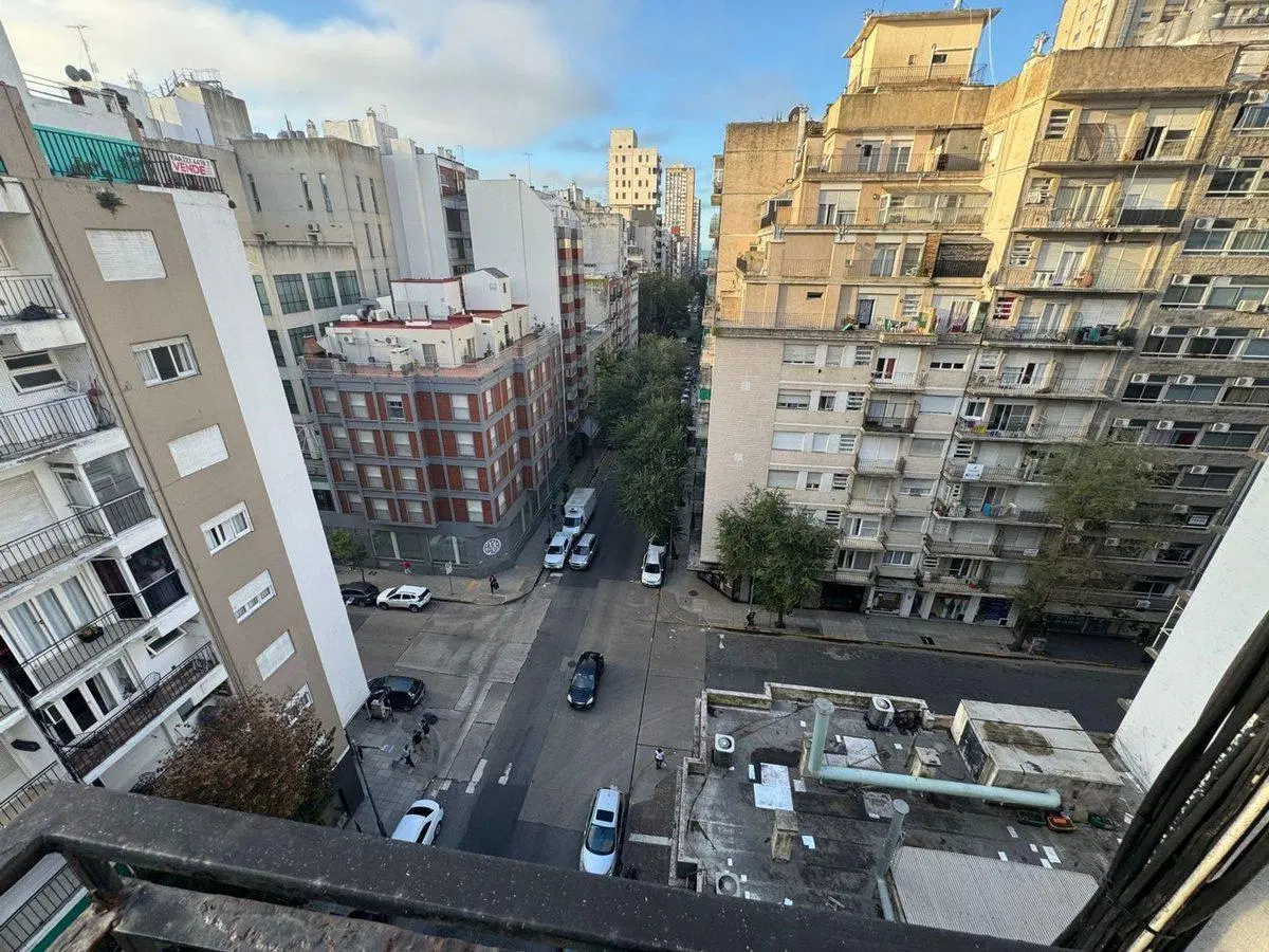 VENTA 2 AMBIENTES CON DEPENDENCIA BALCON AL FRENTE 3